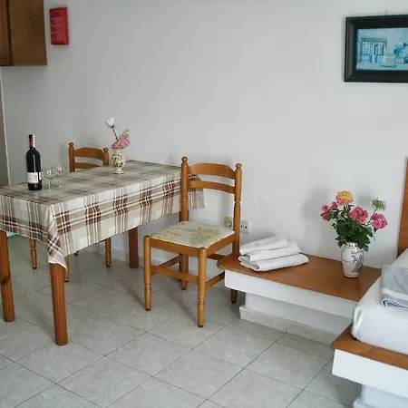 Ξενοδοχείο με διαμερίσματα Sunlight 2*